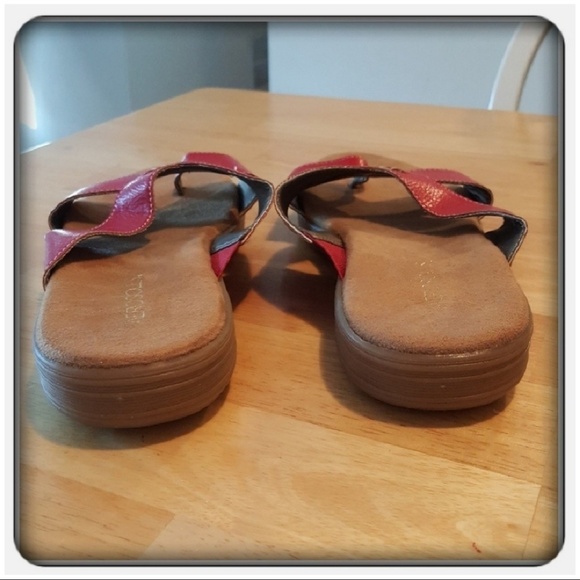 NWOB Woman's Red Genuine Leather Aerosole Sandals - Picture 6 of 7